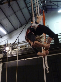 trapezio stage, La Fucina del Circo, Anibal Virgilio (12)